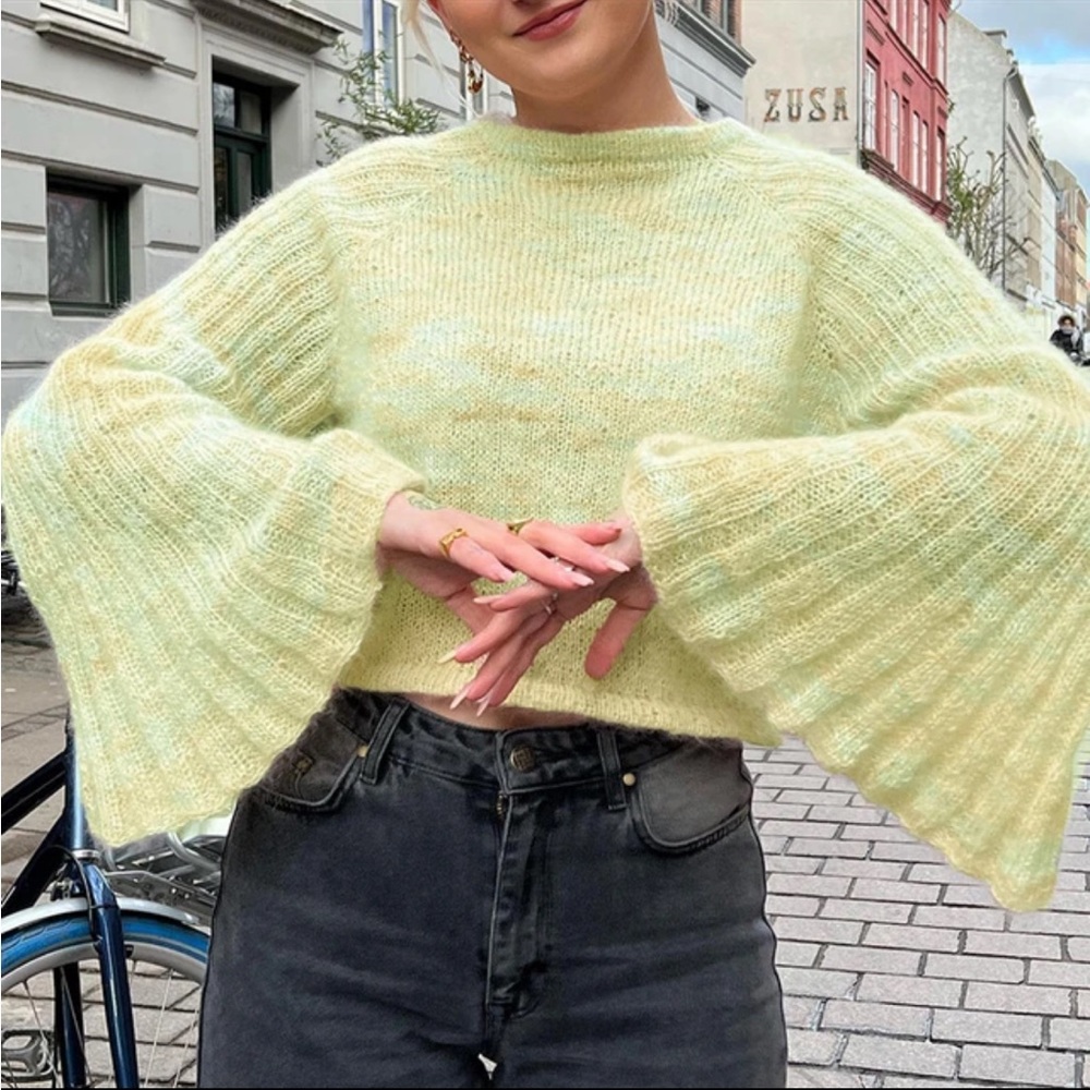 NWT ZARA Yellow Green Crop Knit Sweater Pleated Sleeves Medium Bloggers Favorite